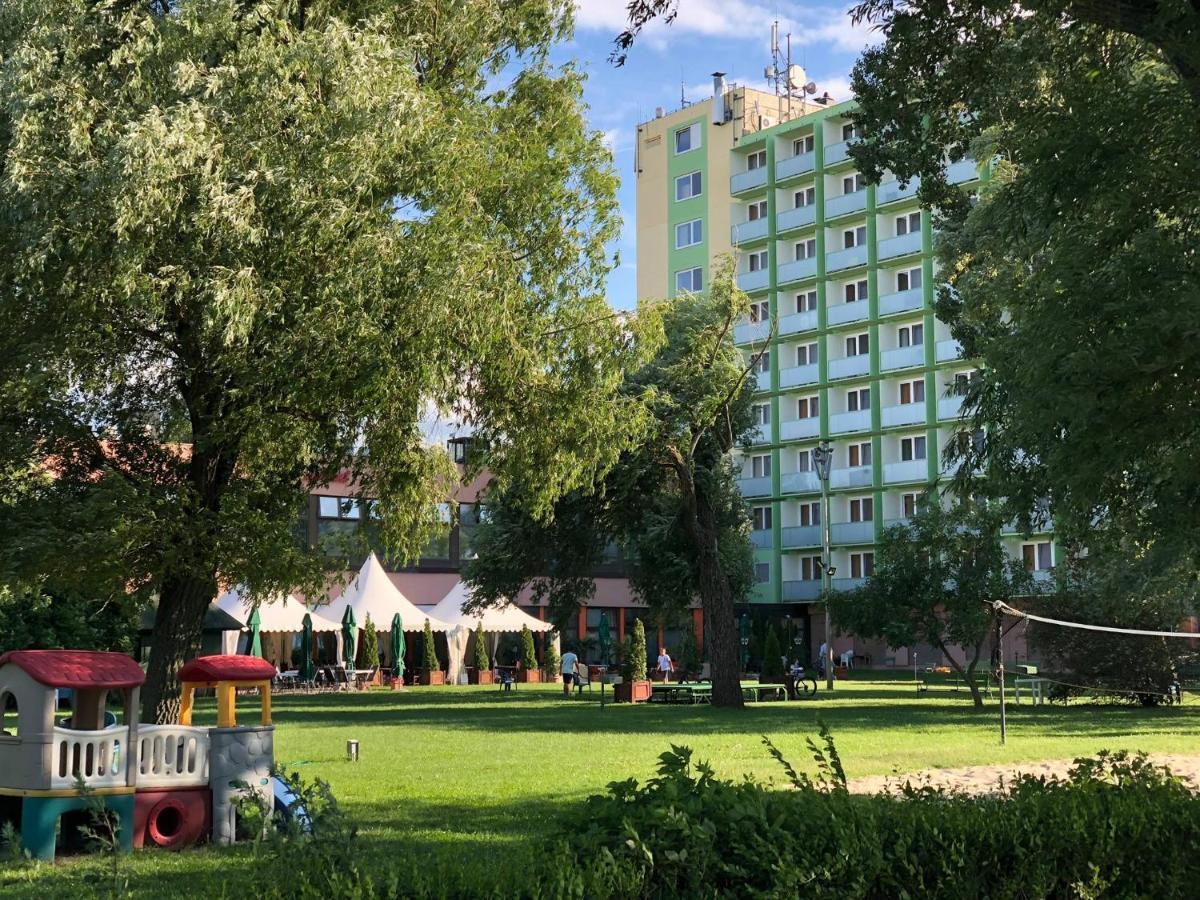 Hotel Magistern Konferencia és WellnessHotel Siófok Exterior foto