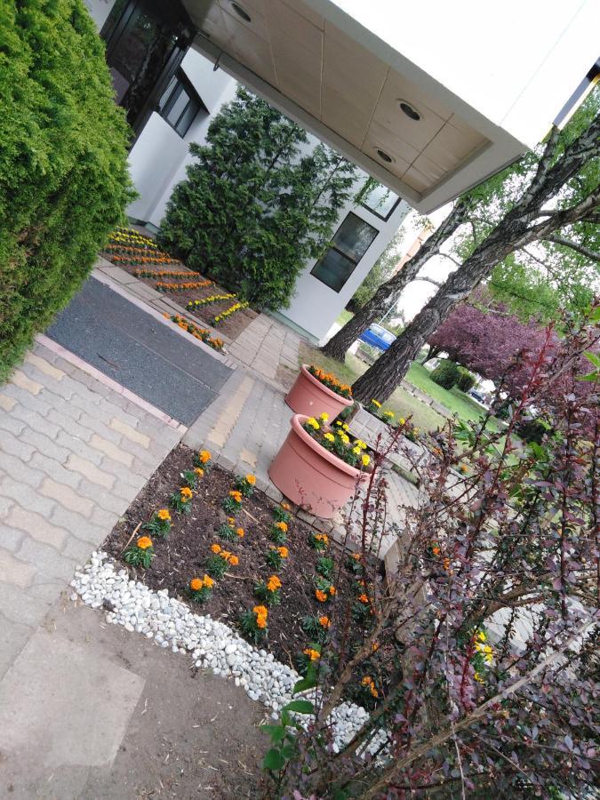 Hotel Magistern Konferencia és WellnessHotel Siófok Exterior foto