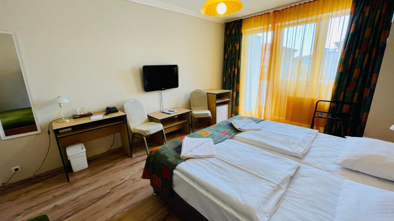 Hotel Magistern Konferencia és WellnessHotel Siófok Exterior foto